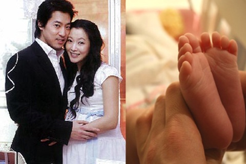 Kim Hee Sun dạt dào hạnh phúc làm mẹ
