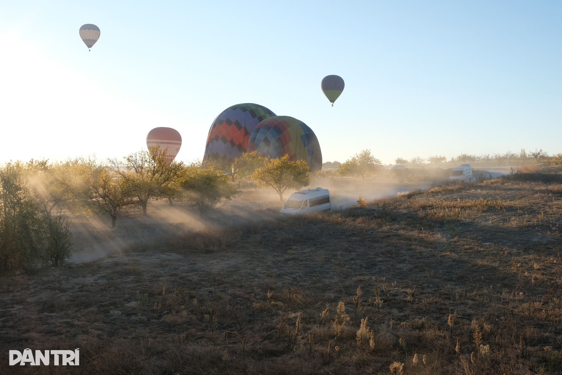 Trải nghiệm cảm giác thót tim khi bay khinh khí cầu ở Thổ Nhĩ Kỳ - 8