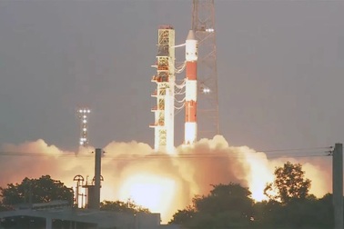 Ấn Độ phóng thất bại vệ tinh quan sát Trái Đất