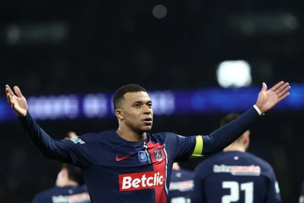 Mbappe rơi nước mắt, tuyên bố rời PSG - 2 Mbappe rơi nước mắt, tuyên bố rời PSG - 2