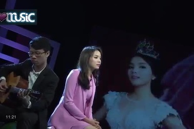 Hoa hậu Kỳ Duyên hát Hoang Mang