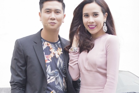 Vợ chồng Lưu Hương Giang-Hồ Hoài Anh xuất hiện sành điệu