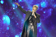 Hà An Huy - con trai NSƯT Minh Phương - đăng quang "Vietnam Idol 2023"