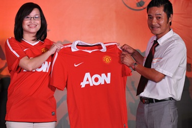 Mẫu áo thi đấu mới của MU ra mắt ở Hà Nội