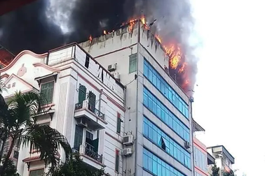 Cháy "chung cư mini" 8 tầng ở Hà Nội