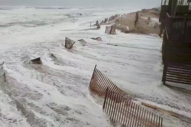 Siêu bão “quái vật” Florence bắt đầu đổ bộ vào Mỹ