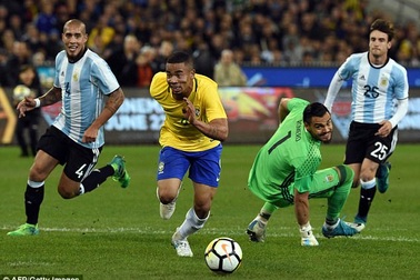 Những khoảnh khắc kinh điển ở đại chiến Brazil-Argentina