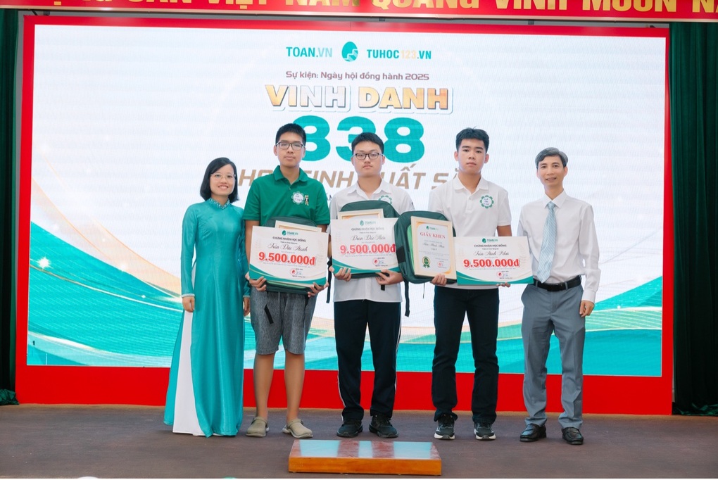 Hành trình chinh phục tri thức: 338 học sinh xuất sắc môn Toán được vinh danh - 3 Hành trình chinh phục tri thức: 338 học sinh xuất sắc môn Toán được vinh danh - 3