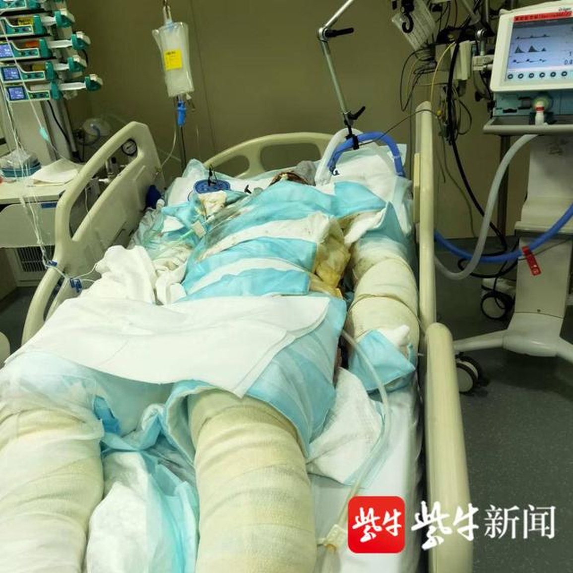 Người chồng giữ chặt vợ ngoài ban công mặc lửa cháy sau lưng vừa qua đời - 1 Người chồng giữ chặt vợ ngoài ban công mặc lửa cháy sau lưng vừa qua đời - 1