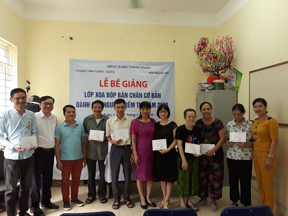 Gặp thủ lĩnh hội người mù năng nổ trong phòng, chống dịch Covid-19 - 3 Gặp thủ lĩnh hội người mù năng nổ trong phòng, chống dịch Covid-19 - 3