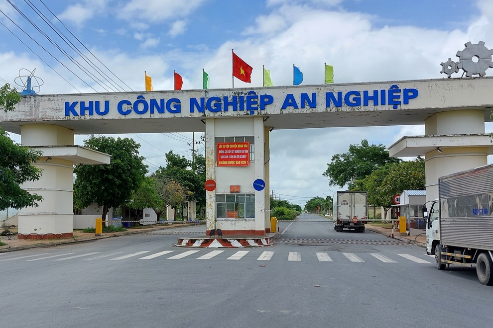 Bố trí làm việc tách biệt cho lao động từng lưu trú ở địa bàn nguy cơ cao - 1 Bố trí làm việc tách biệt cho lao động từng lưu trú ở địa bàn nguy cơ cao - 1