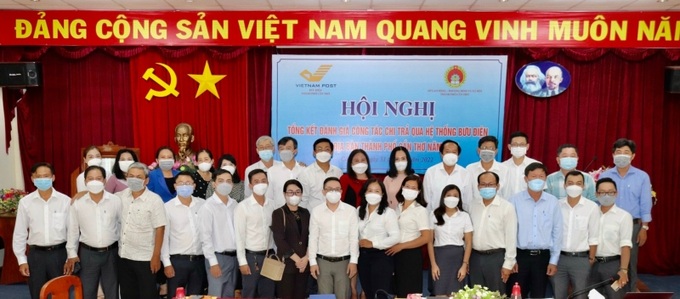 Ngành Lao động - Thương binh và Xã hội và Bưu điện phối hợp chặt chẽ, xây dựng phương án chi trả tại nhà cho đối tượng được đảm bảo đúng, đủ, kịp thời, tận tay đối tượng thụ hưởng; hạn chế việc đi lại góp phần vào công tác phòng, chống dịch Covid-19 trên địa bàn thành phố Cần Thơ.