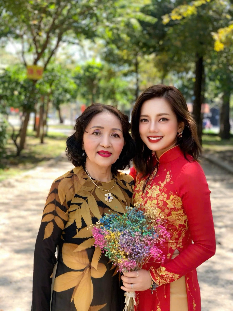 Tờ viện phí sinh con hết 2.000 đồng được người mẹ ở TPHCM giữ gần 37 năm - 4