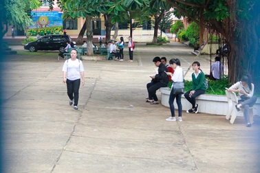 Vẫn có thí sinh bị đình chỉ do mang điện thoại vào phòng thi