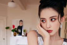 Vận đen của "mỹ nhân Tân Cương" Cổ Lực Na Trát sau bê bối tình cảm