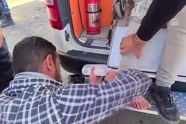 Kinh hoàng khoảnh khắc IS đánh bom kép khiến 32 người chết