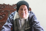 Cụ ông 98 tuổi nhớ lại lễ kết nạp Đảng 76 năm trước