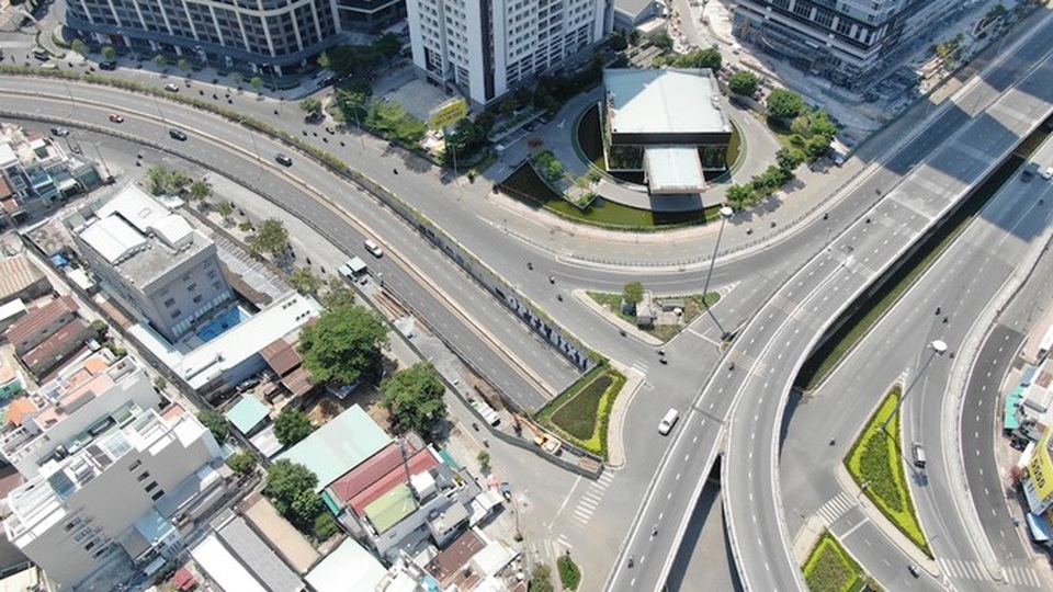 Con đường dài hơn 3km gánh cả rừng chung cư ở Sài Gòn - 21 Con đường dài hơn 3km gánh cả rừng chung cư ở Sài Gòn - 21