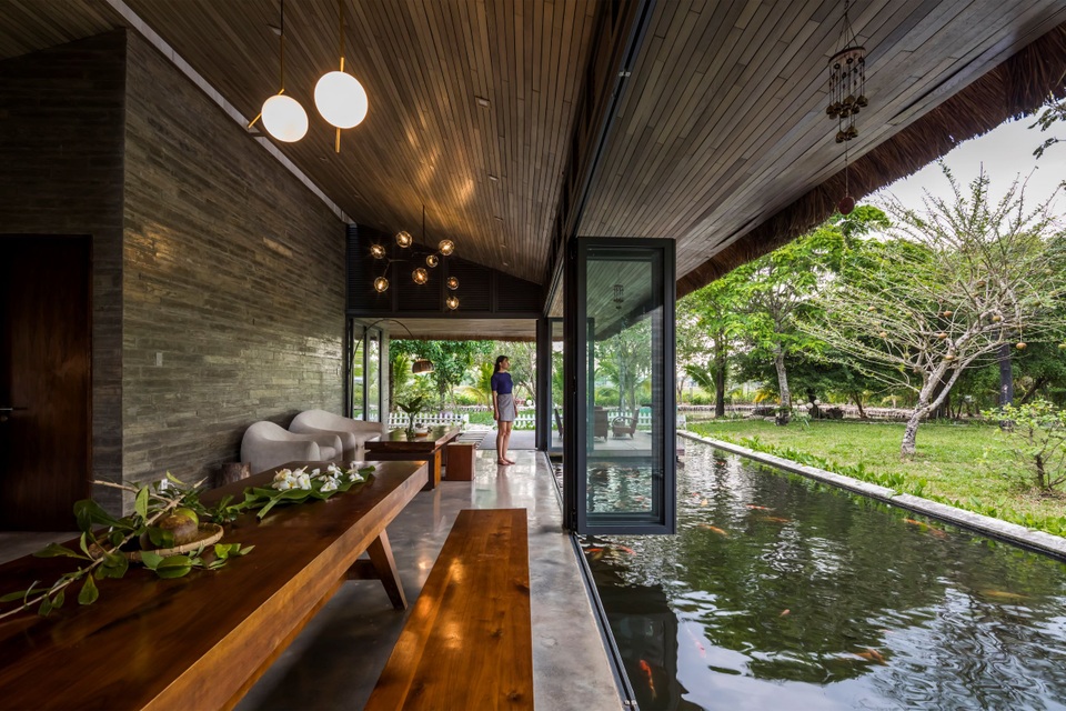 Nhà vườn có hồ cá Koi đẳng cấp ở ngoại thành của vị doanh nhân Sài Gòn - 7 Nhà vườn có hồ cá Koi đẳng cấp ở ngoại thành của vị doanh nhân Sài Gòn - 7
