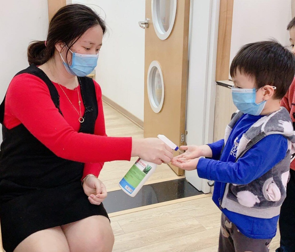 Phụ huynh dậy sóng tranh cãi cho học sinh đi học hay nghỉ tiếp - 1 Phụ huynh dậy sóng tranh cãi cho học sinh đi học hay nghỉ tiếp - 1