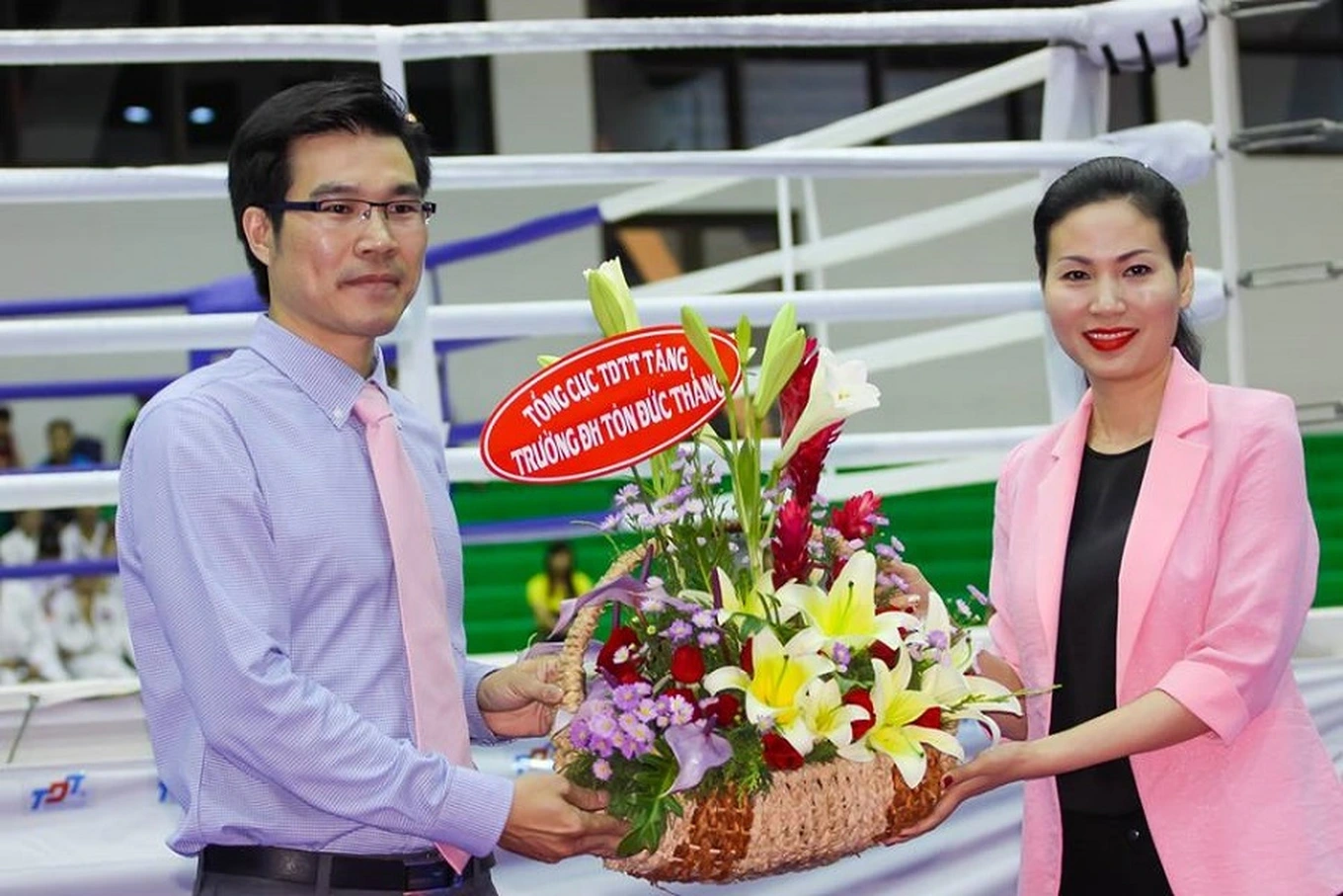 Ο διευθυντής του σχολείου έχει έναν μοναδικό τρόπο να προσλαμβάνει υποψηφίους καθηγητές - 3 Hiệu trưởng trường có cách tuyển sinh không giống ai là ứng viên giáo sư - 3