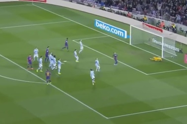 Barcelona 4-1 Celta Vigo: Cú hattrick của Messi