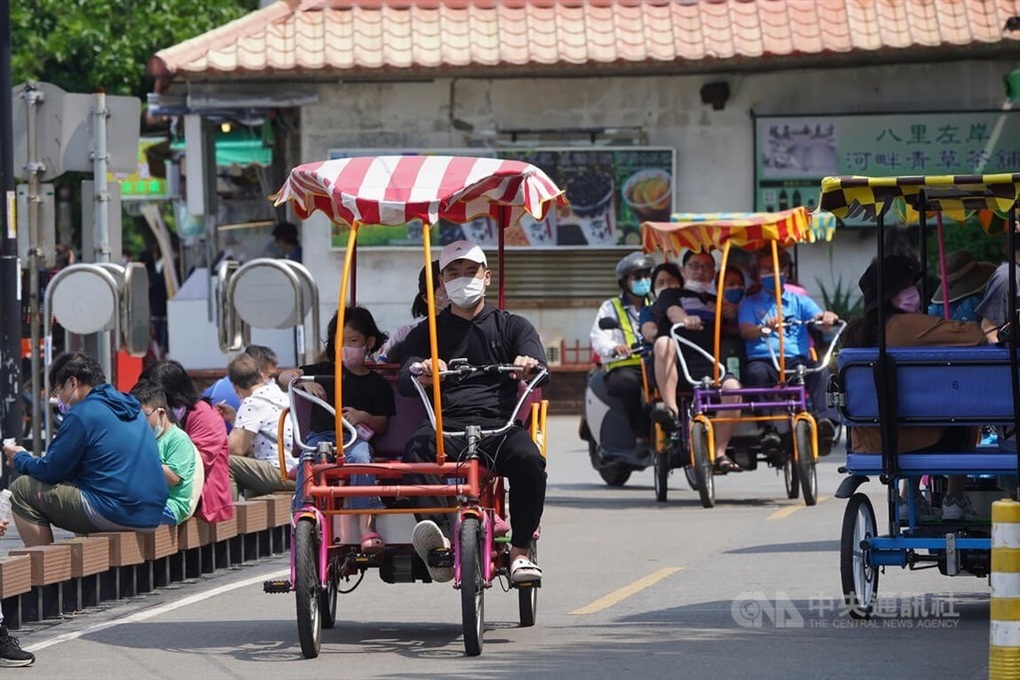 Nhiều nước hứng chịu nắng nóng dữ dội - 9 Nhiều nước hứng chịu nắng nóng dữ dội - 9