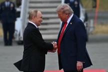 Chuyên gia ngôn ngữ hình thể giải mã cái bắt tay của ông Trump và ông Putin