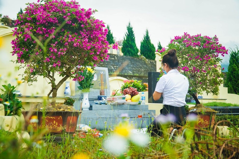 Người dân cúng lễ Vu lan trực tuyến giữa mùa dịch ở Hà Nội - 8 Người dân cúng lễ Vu lan trực tuyến giữa mùa dịch ở Hà Nội - 8