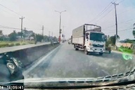 Người dân ghi hình, tố tài xế lái xe tải ngược chiều ở Tây Ninh