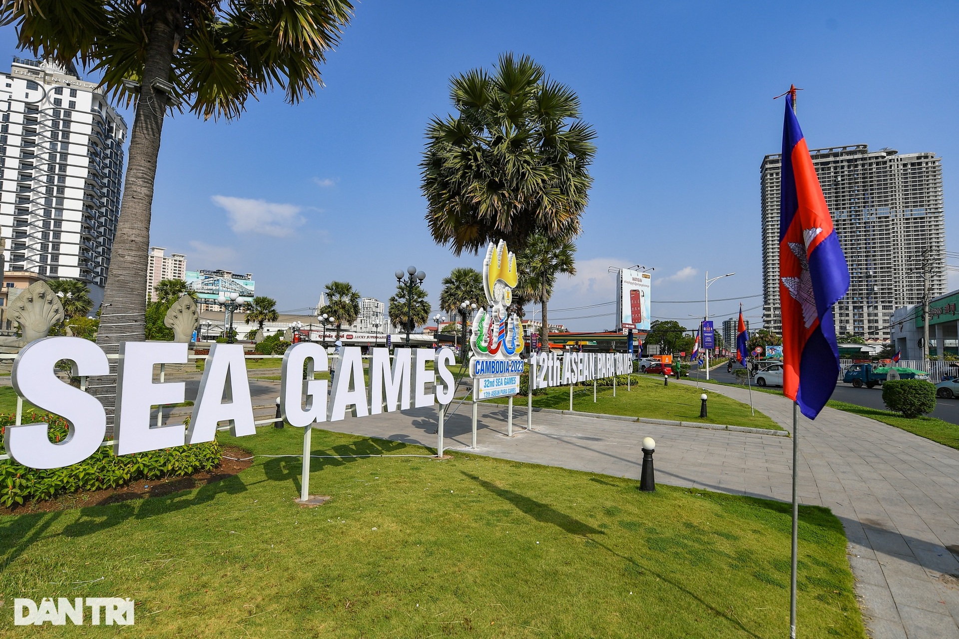 Phnom Penh khoác áo mới lung linh đón SEA Games 32 - 2 Phnom Penh khoác áo mới lung linh đón SEA Games 32 - 2