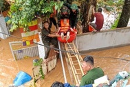Mưa lớn ở Đồng Nai khiến nhiều khu dân cư ngập sâu