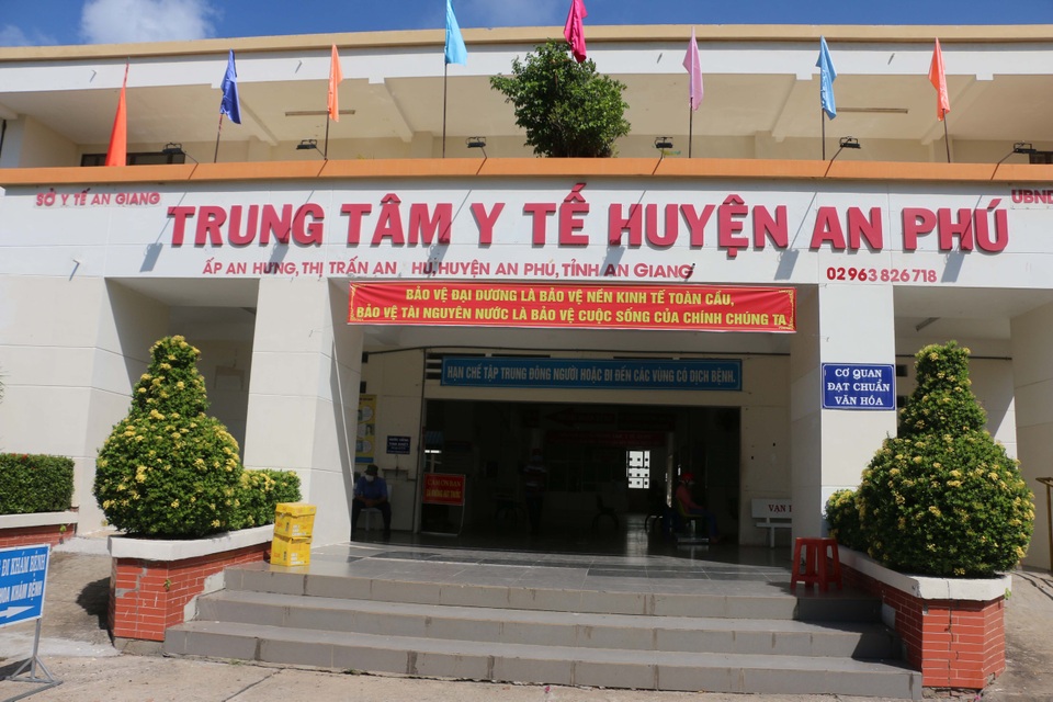 Bắt giữ 3 người nhập cảnh trái phép dương tính với nCoV - 2 Bắt giữ 3 người nhập cảnh trái phép dương tính với nCoV - 2