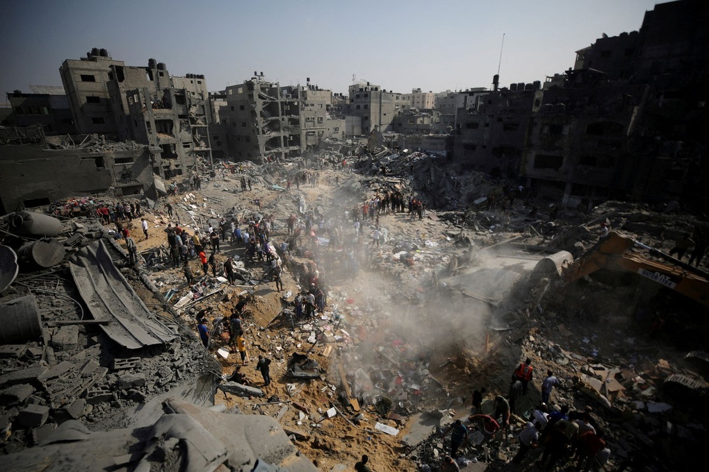 Gia đình ở Gaza mất 40 thành viên sau trận không kích của Israel - 1 Gia đình ở Gaza mất 40 thành viên sau trận không kích của Israel - 1