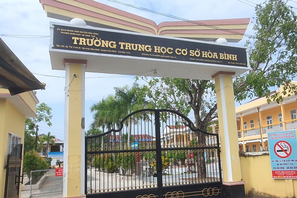 Thầy giáo đánh học sinh chỉ bị điều chuyển nơi công tác - 1