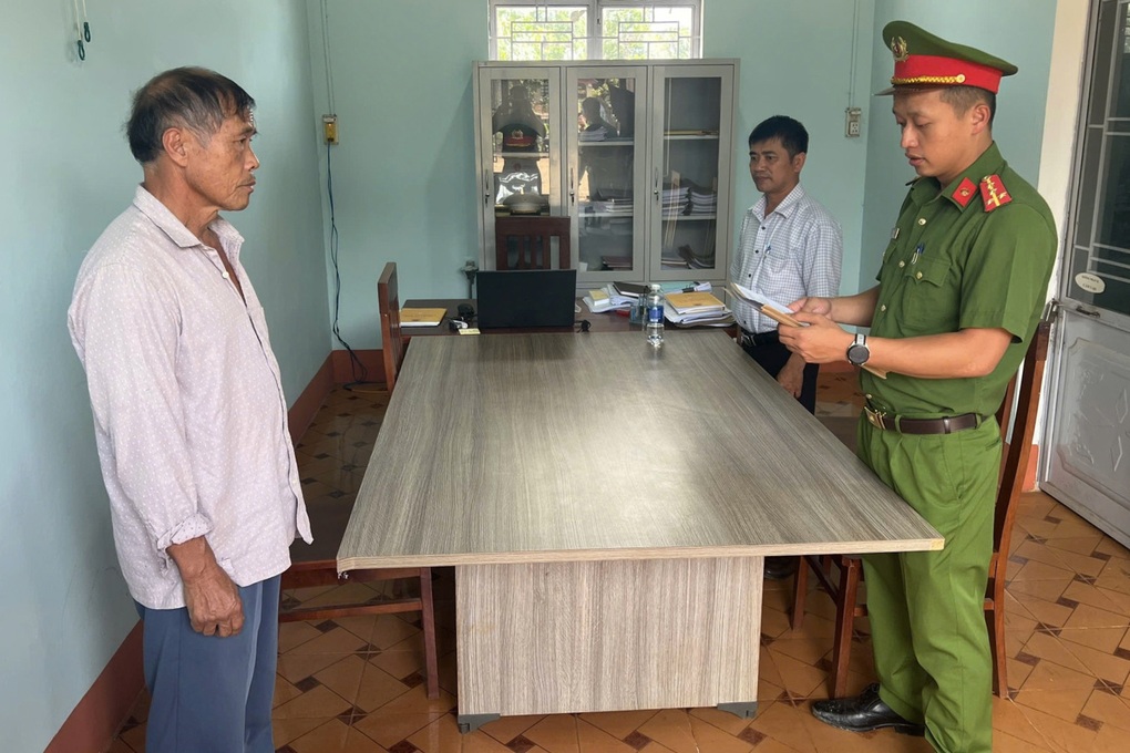 Xả hơn 240 tấn chất thải chưa xử lý ra môi trường, chủ trại heo bị khởi tố - 1