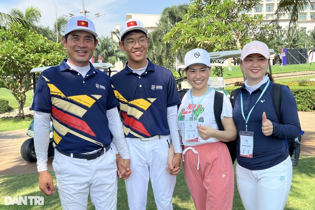 Golf thủ Lê Khánh Hưng chia sẻ bất ngờ sau khi giành HCV SEA Games - 1 Golf thủ Lê Khánh Hưng chia sẻ bất ngờ sau khi giành HCV SEA Games - 1
