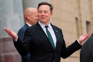 Elon Musk - từ chàng trai không nhà đến tỷ phú nghìn tỷ USD đầu tiên