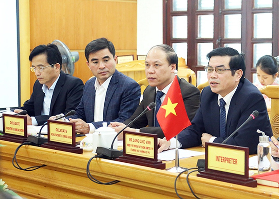 Đại sứ Anh vào Hà Tĩnh bàn phương án phòng chống di cư trái phép - 2 Đại sứ Anh vào Hà Tĩnh bàn phương án phòng chống di cư trái phép - 2