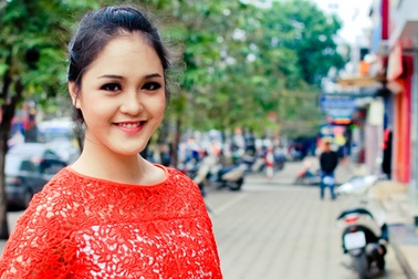 Ngắm một Á hậu Hoàng Anh tươi trẻ