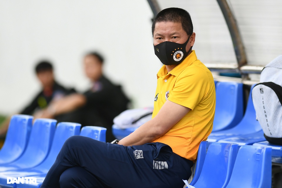 Guồng quay trảm tướng ở V-League đang tăng tốc - 2 Guồng quay trảm tướng ở V-League đang tăng tốc - 2