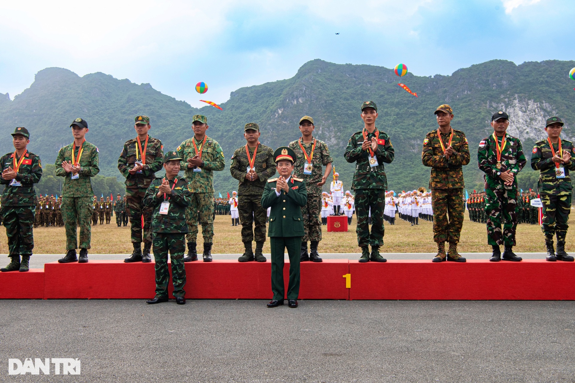 Ấn tượng hình ảnh Lễ Bế mạc Giải bắn súng quân dụng Lục quân các nước ASEAN - 7 Ấn tượng hình ảnh Lễ Bế mạc Giải bắn súng quân dụng Lục quân các nước ASEAN - 7