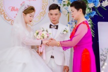 Chàng trai Hà Nội ở rể 10 năm, được mẹ vợ làm đám cưới linh đình đón vợ mới