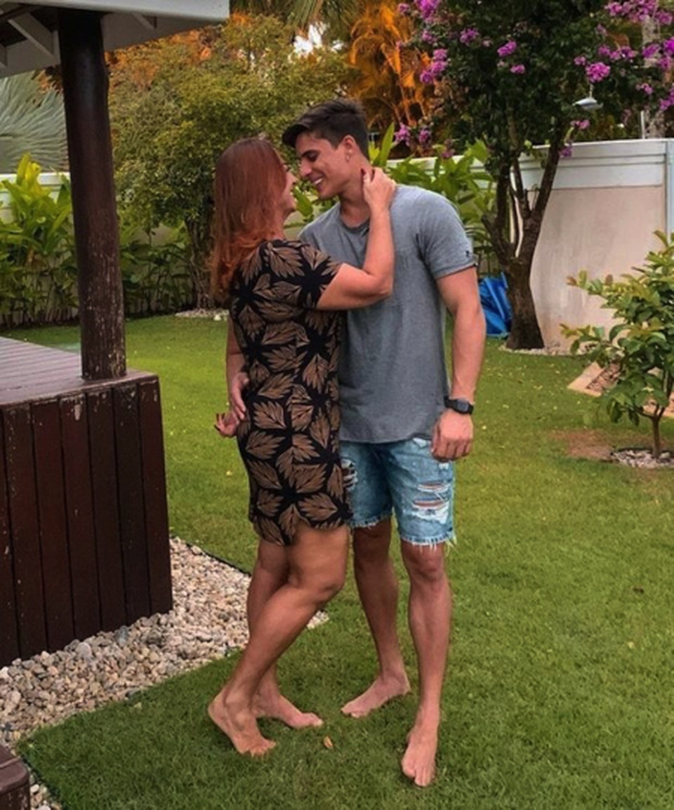 Những bí mật về gia đình Neymar - Nguồn sức mạnh giúp siêu sao PSG toả sáng - 3 Những bí mật về gia đình Neymar - Nguồn sức mạnh giúp siêu sao PSG toả sáng - 3