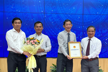 Cần Thơ trao chứng nhận đầu tư dự án Khu công nghiệp 160 triệu USD