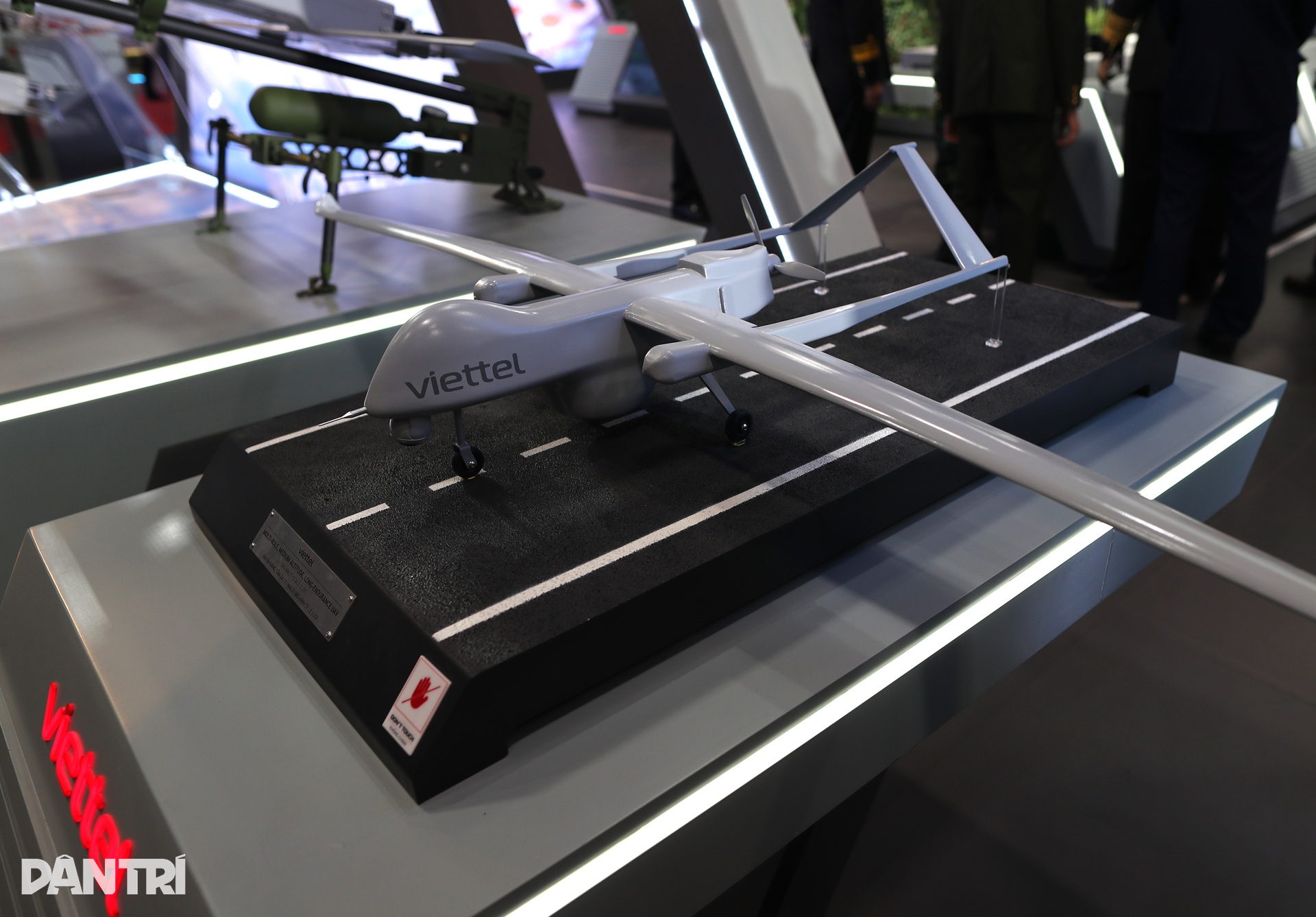 Sức mạnh UAV Việt Nam: Viettel ra mắt loạt chiến binh cảm tử công nghệ cao - 6 Sức mạnh UAV Việt Nam: Viettel ra mắt loạt chiến binh cảm tử công nghệ cao - 6