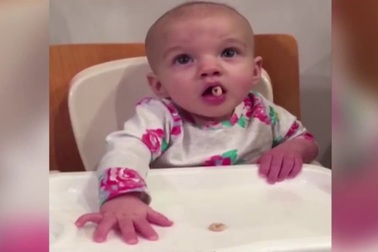 Những khoảnh khắc vui nhộn của trẻ em khiến nhiều người phải mỉm cười