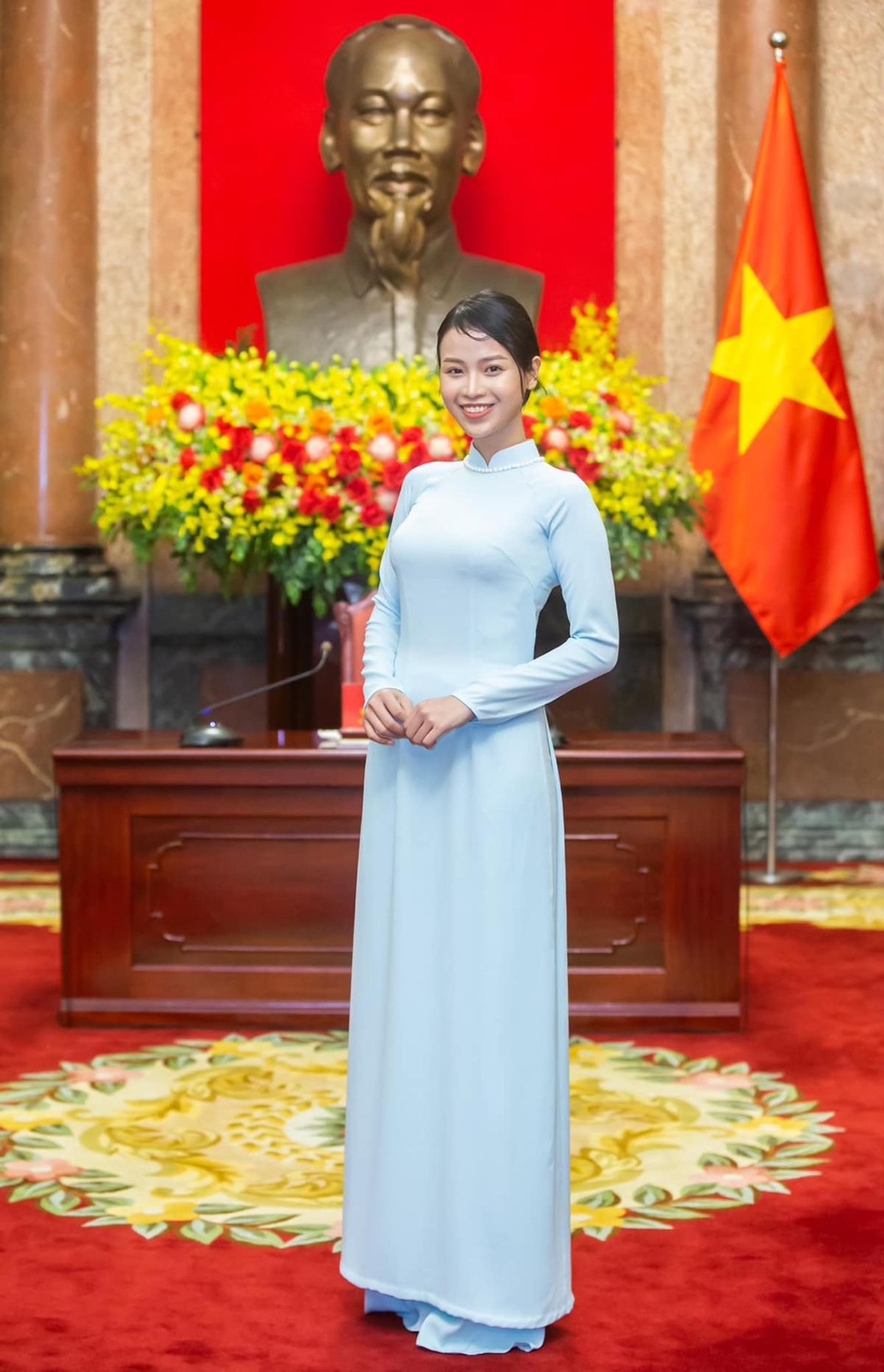 Nữ sinh từng chiến thắng bệnh ung thư đăng kí thi Hoa hậu - 3 Nữ sinh từng chiến thắng bệnh ung thư đăng kí thi Hoa hậu - 3