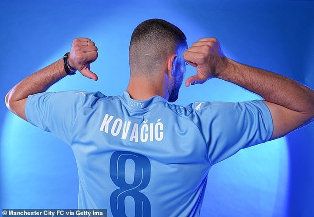 Man City công bố tân binh thay thế Gundogan - 2 Man City công bố tân binh thay thế Gundogan - 2
