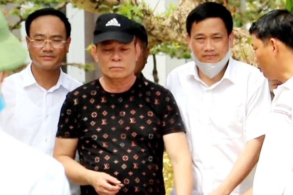 Nghệ An: Khởi tố, bắt giam đối tượng bắn chết 2 người - 1 Nghệ An: Khởi tố, bắt giam đối tượng bắn chết 2 người - 1